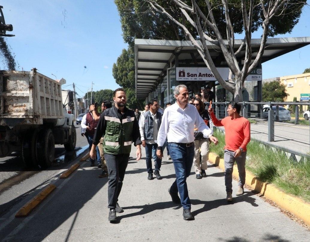Imagen principal del artículo Arranca Pepe Chedraui rehabilitación vial del Bulevar Héroes del 5 de Mayo con el Tren Capitalino de Pavimentación