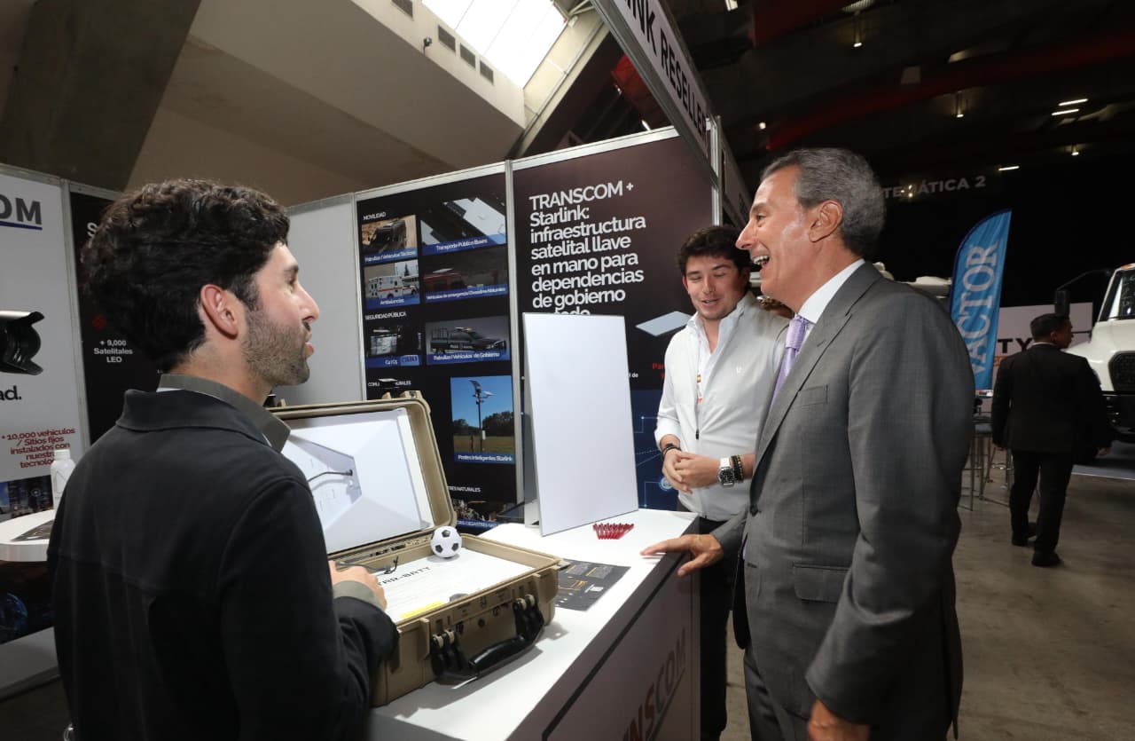 Imagen principal del artículo Pepe Chedraui recorre stands en el Smart City Expo LATAM Congress