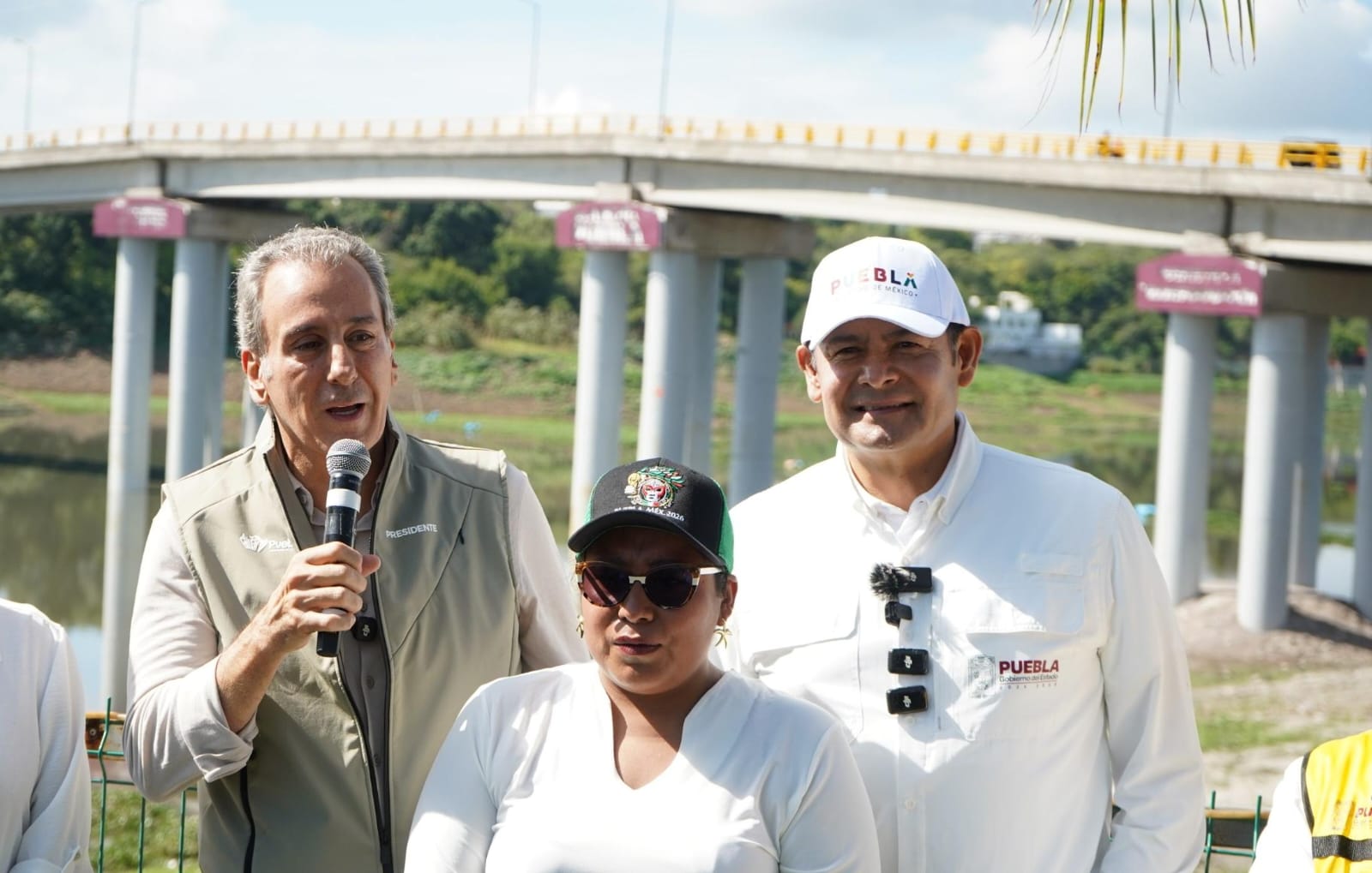 Imagen principal del artículo Supervisan Armenta y Chedraui Puente Vehicular de la Transformación