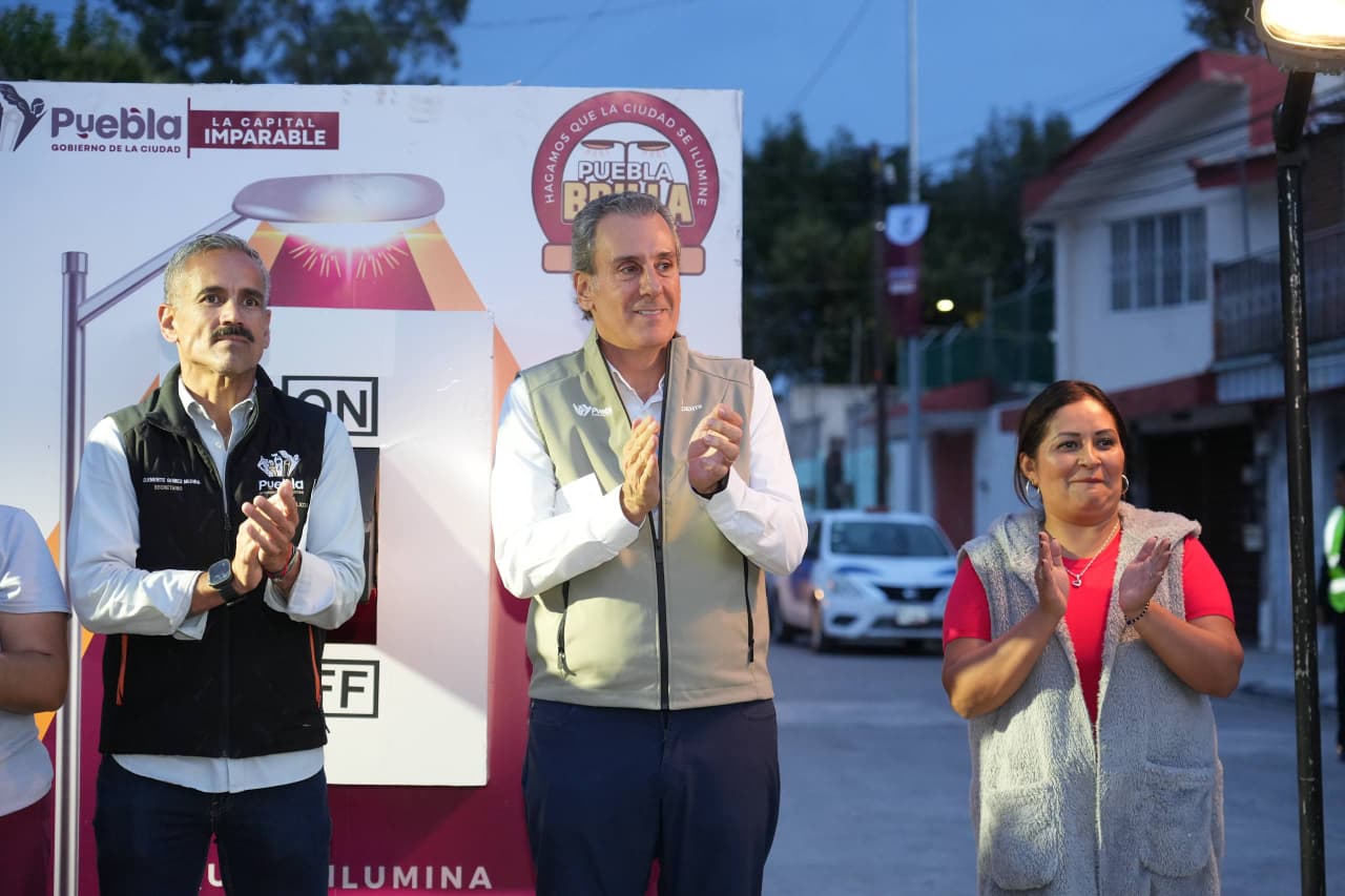 Imagen principal del artículo Lleva Pepe Chedraui alumbrado LED a la colonia 10 de Mayo con Puebla Brilla
