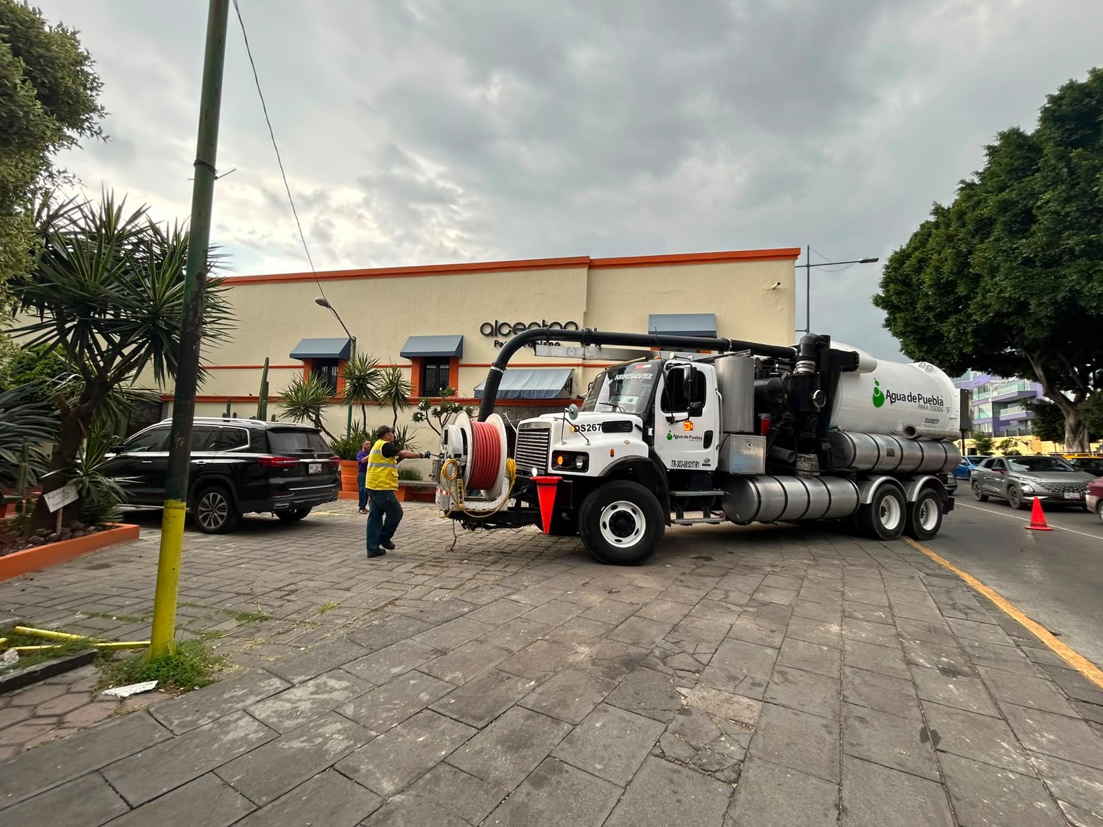 Imagen principal del artículo Gobierno de Pepe Chedraui mantiene atención permanente a zonas afectadas por lluvias en el Centro Histórico