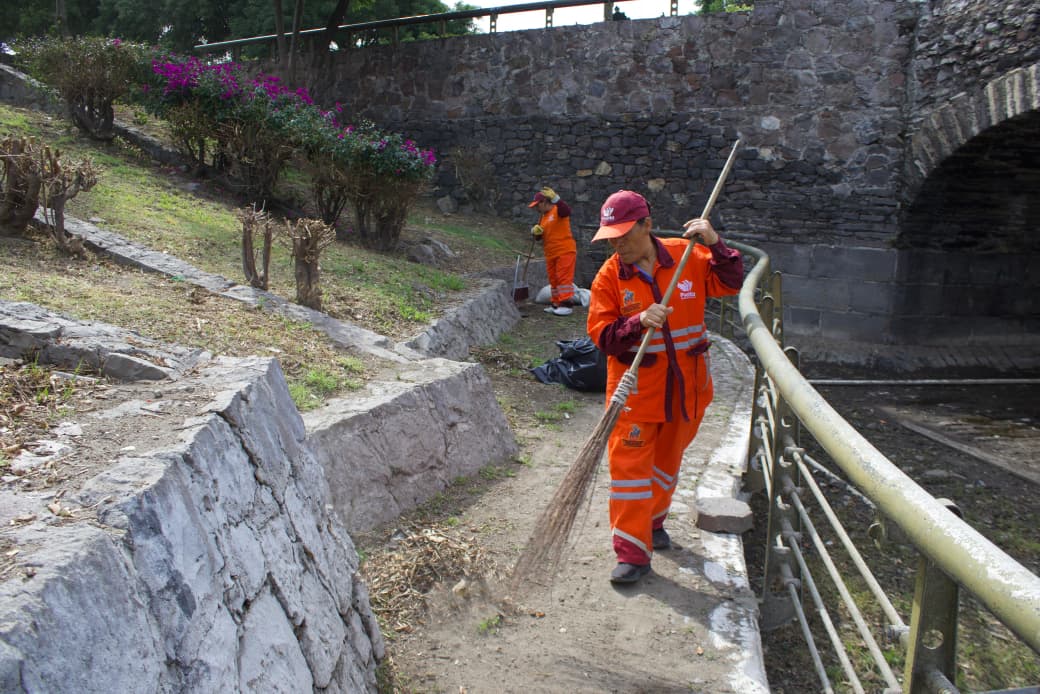 Imagen principal del artículo Gobierno de Pepe Chedraui refuerza limpieza en el Puente de Ovando ante las continuas lluvias
