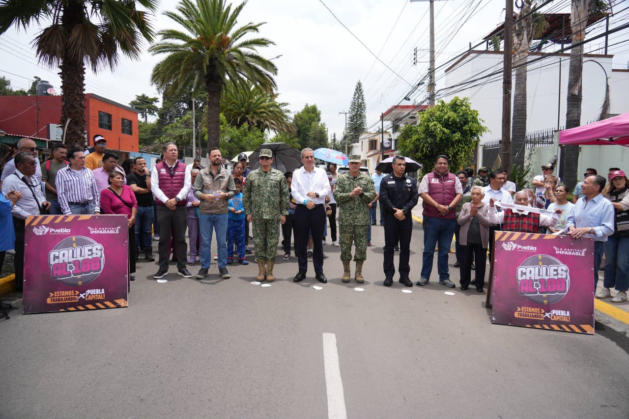 Imagen principal del artículo Entrega Pepe Chedraui rehabilitación vial en la Junta Auxiliar Ignacio Zaragoza, con el Tren Capitalino de Pavimentación