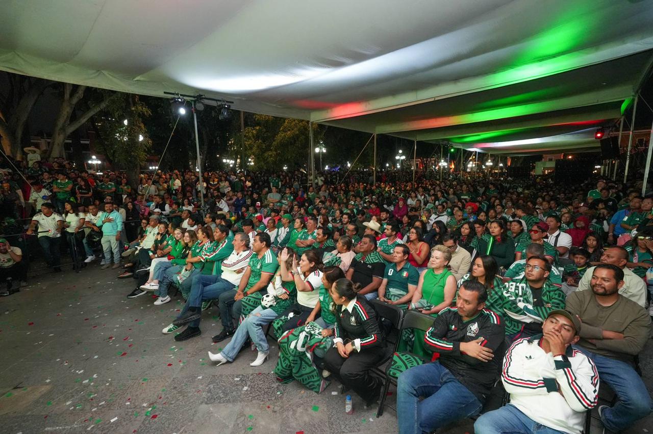 Imagen principal del artículo Más de 100 mil personas disfrutaron de las actividades en el Zócalo con “El Fútbol Se Vive Aquí”