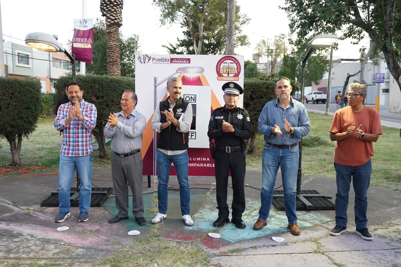 Imagen principal del artículo Con Puebla Brilla, Gobierno de Pepe Chedraui moderniza al 100 por ciento el alumbrado público en la colonia Reforma