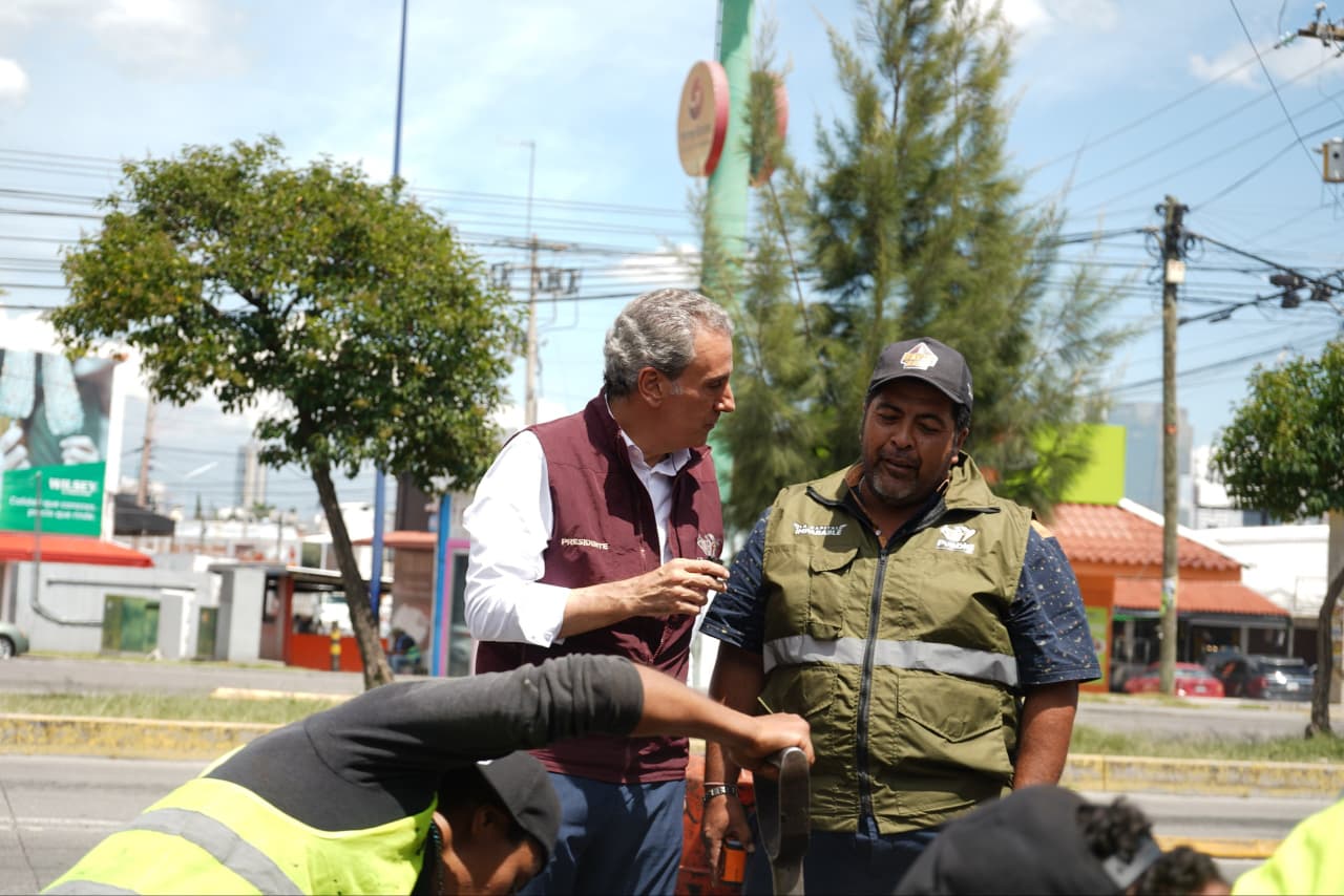 Imagen principal del artículo Con resultados, Gobierno de Pepe Chedraui avanza con la Campaña Capitalina Bacheando Puebla