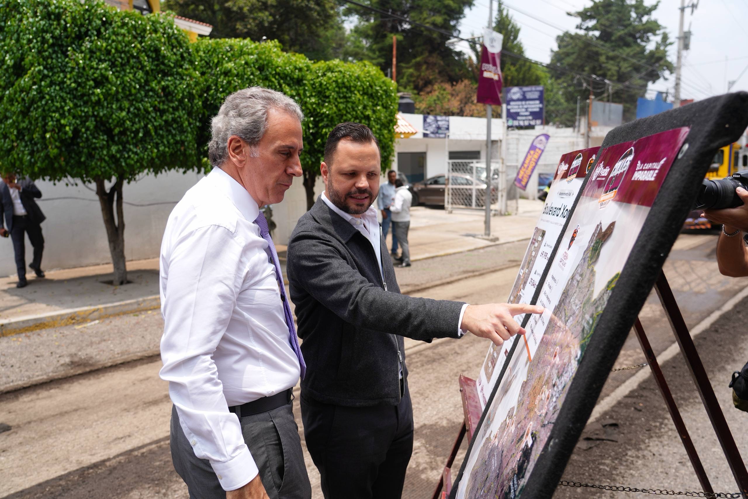 Imagen principal del artículo Acelera Pepe Chedraui transformación vial con el Tren Capitalino de Pavimentación