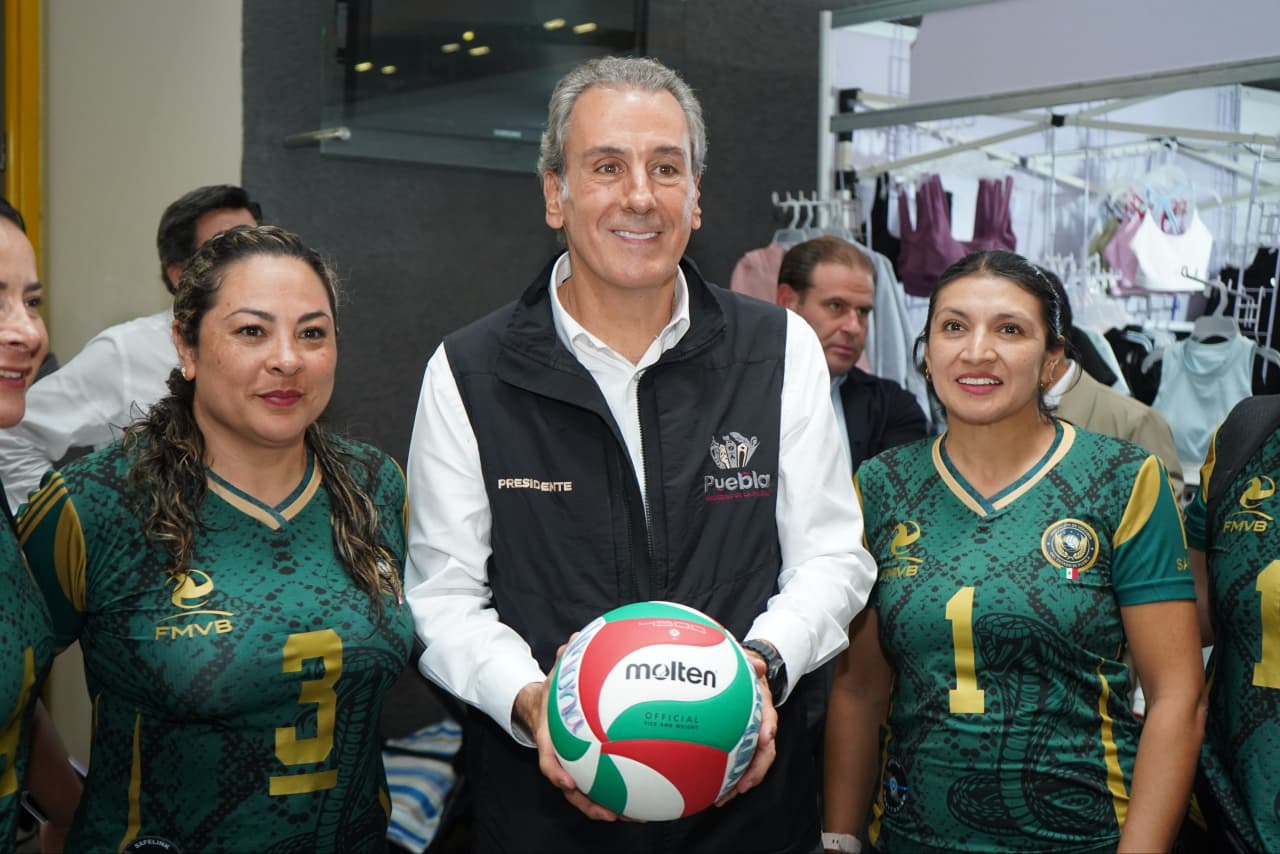 Imagen principal del artículo Puebla capital recibe a más de 730 equipos en el Festival Máster de Voleibol