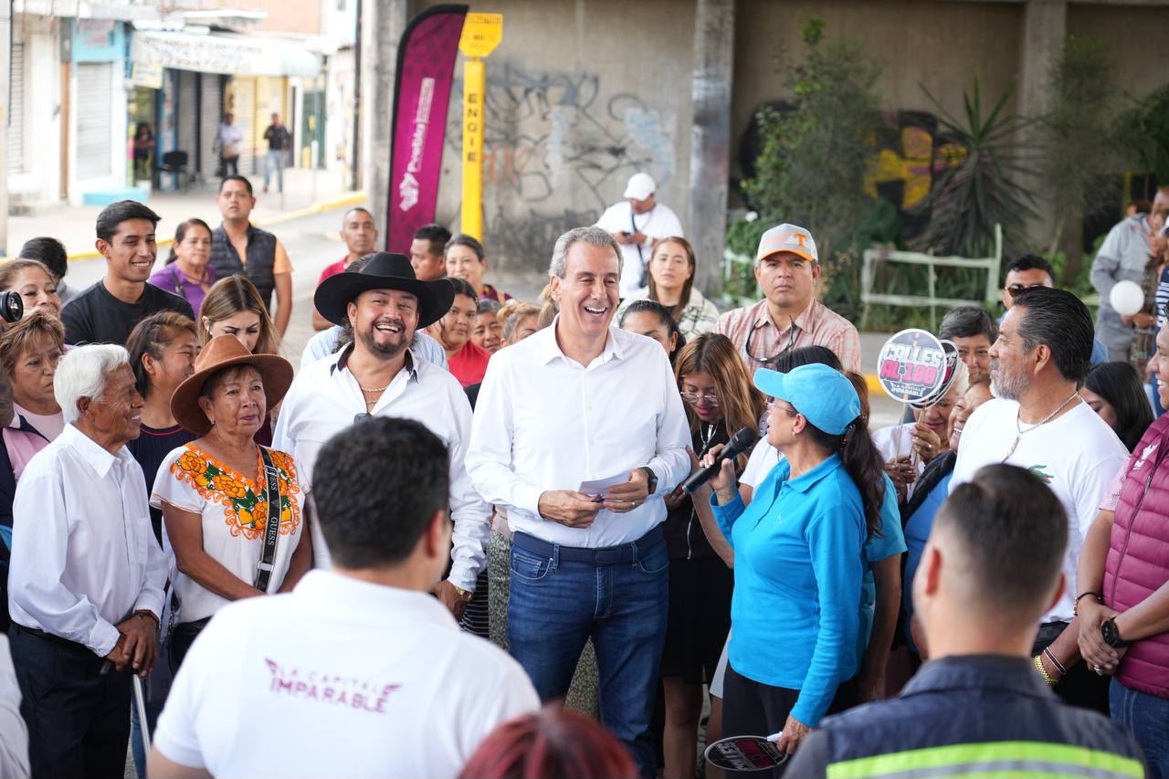 Imagen principal del artículo Con el Tren Capitalino de Pavimentación, Pepe Chedraui rehabilita las laterales del bulevar Xonacatepec