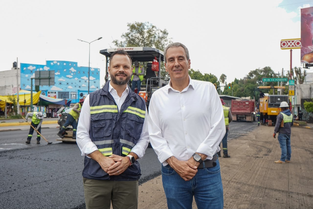 Imagen principal del artículo Supervisa Pepe Chedraui trabajos del Tren Capitalino de Pavimentación en bulevar Héroes del 5 de Mayo