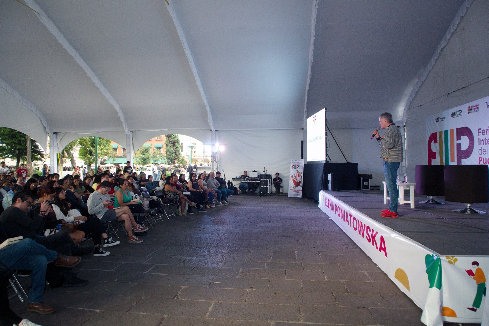 Imagen principal del artículo Puebla vive una fiesta de las letras con Xavier Velasco y Benito Taibo
