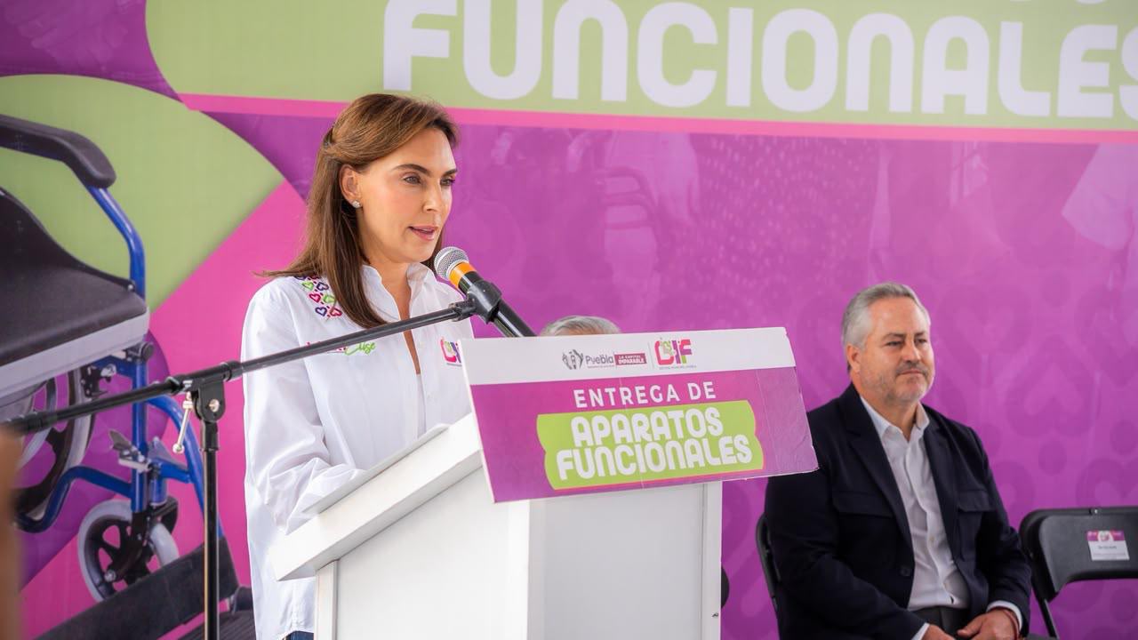 Imagen principal del artículo MariElise Budib entrega 60 aparatos funcionales y auditivos como parte de las acciones de inclusión del SMDIF