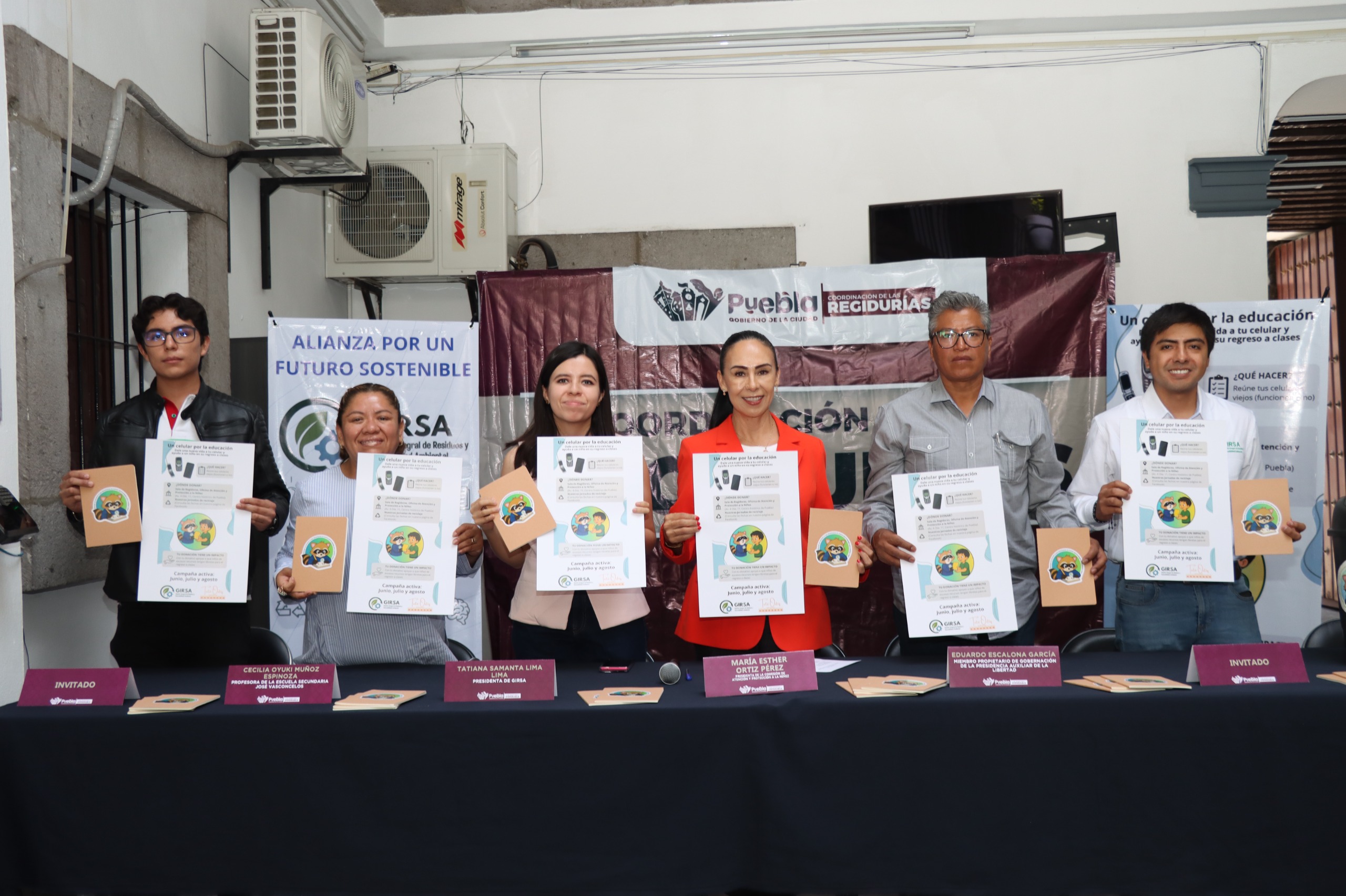 Imagen principal del artículo Presenta regidora campaña "Un celular por la educación" en apoyo a la niñez vulnerable